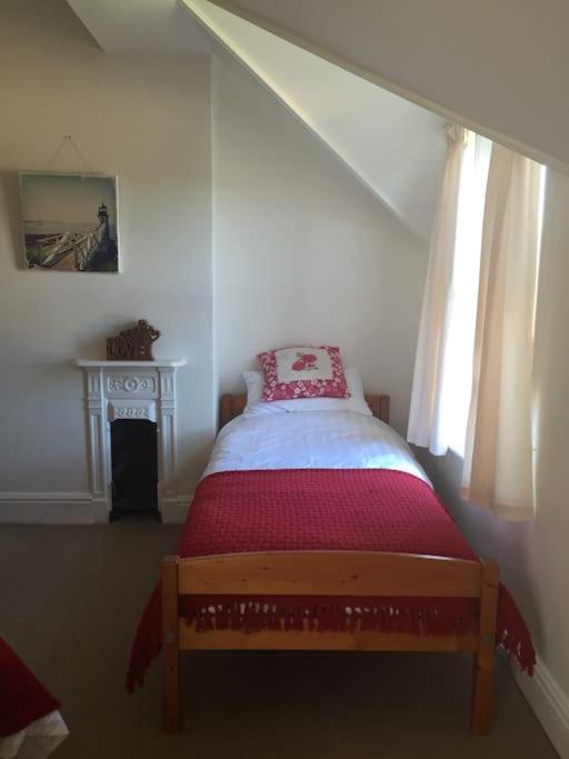 Spacious 5 Large Bedroom Victorian House - Beach 2 Miles Poole Kültér fotó