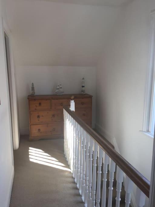 Spacious 5 Large Bedroom Victorian House - Beach 2 Miles Poole Kültér fotó