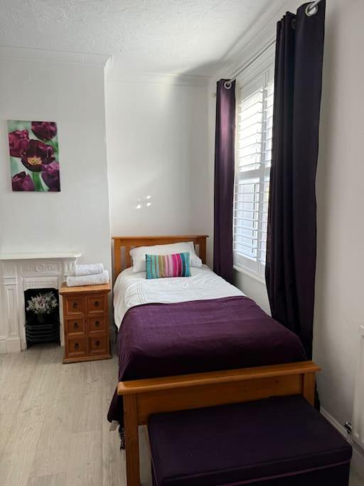 Spacious 5 Large Bedroom Victorian House - Beach 2 Miles Poole Kültér fotó